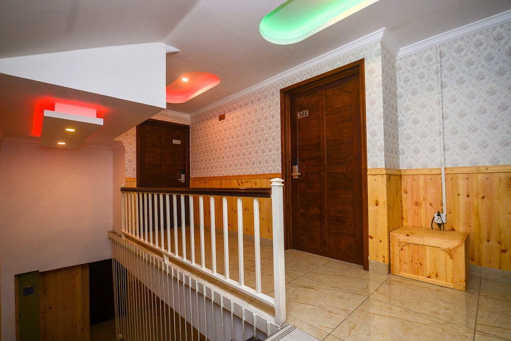 Galaxy Grand Hotel 11/62
