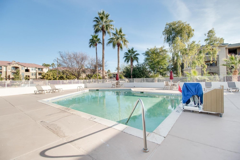 Motel6 Phoenix, AZ - East 16/28