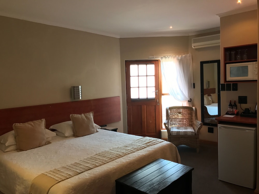 A La Martha S Air Port Guest House 7/38