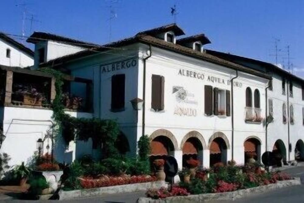 Arnaldo Aquila DAOro Hotel 1/39