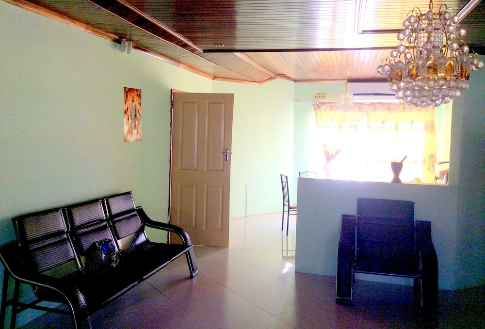 Sharon Avenue Guesthouse 14/17