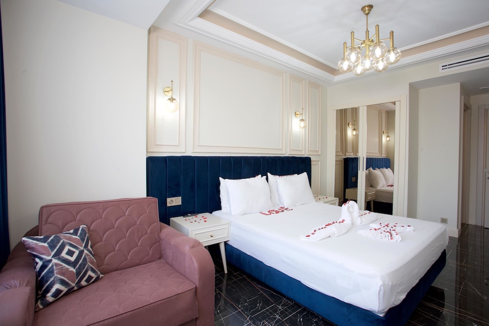 Princely Suites 16/50