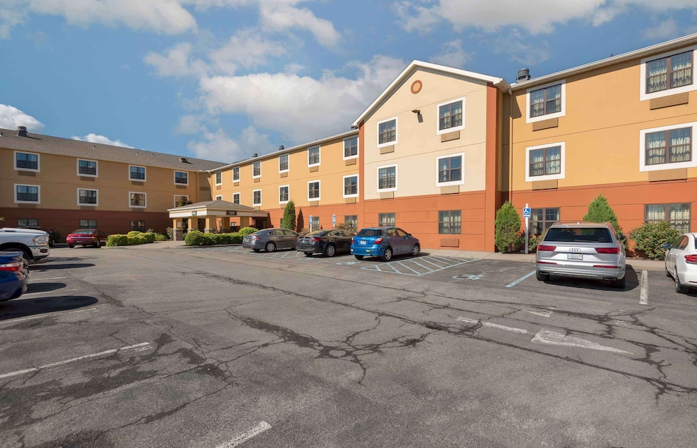 Studio 6 Corporate Extended Stay Amherst Buffalo NY 52/60