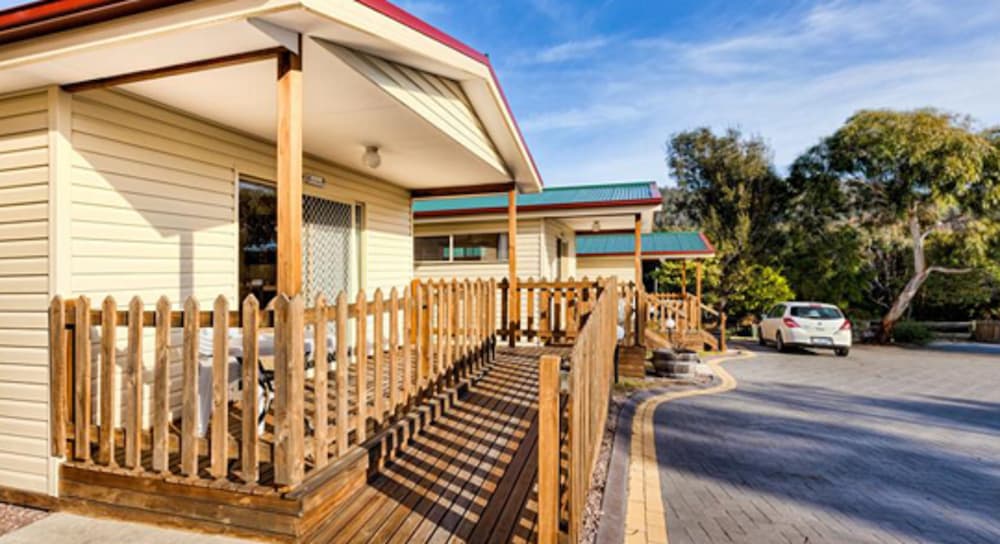 Wintersun Gardens Motel 23/28