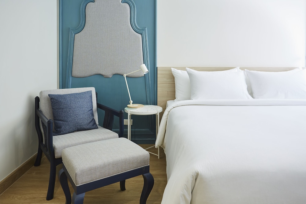 56 Surawong Hotel Bangkok 27/66