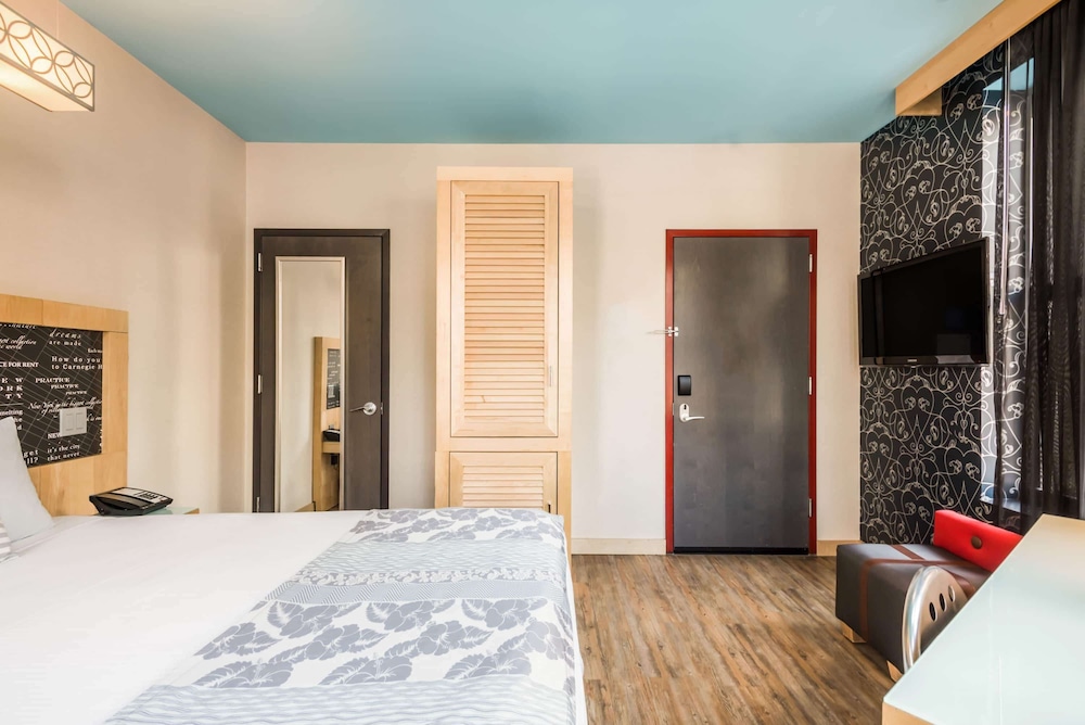 TRYP by Wyndham New York City Times Square Midtown 11/44
