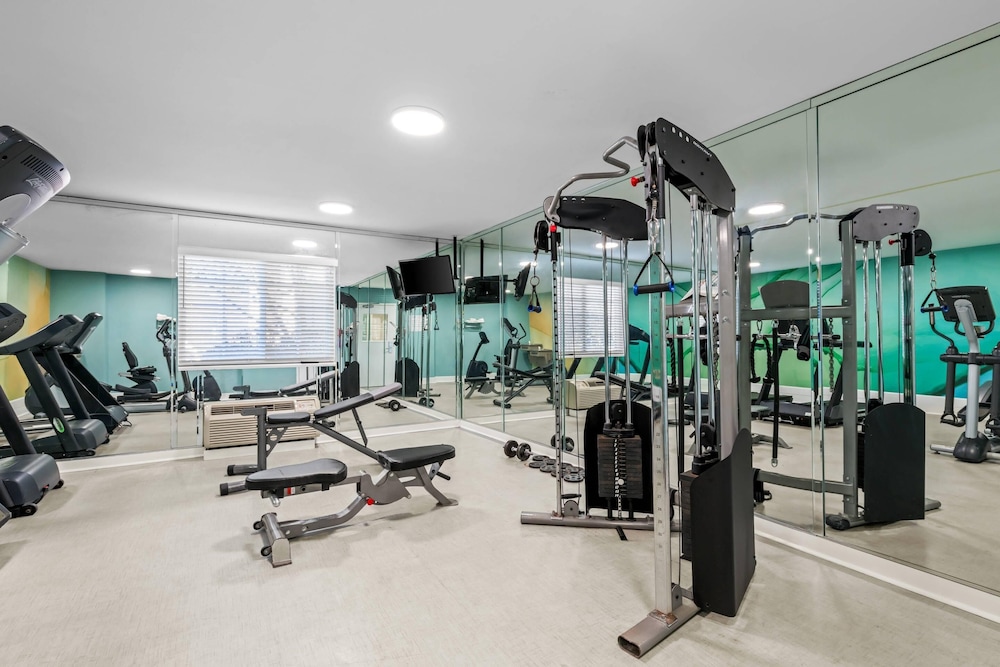 MainStay Suites Greensboro 19/46