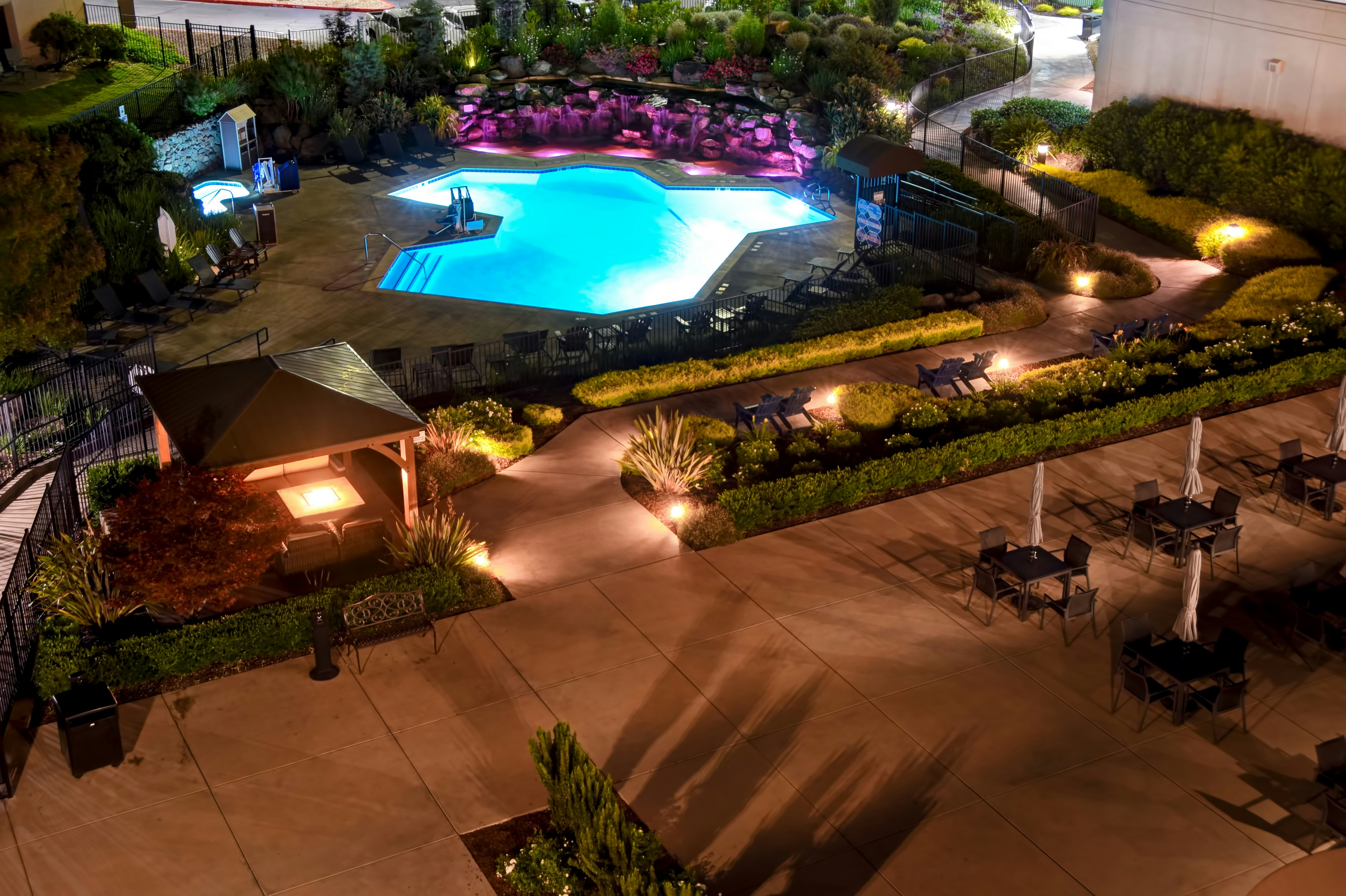DoubleTree by Hilton Hotel Pleasanton at the Club 68/70