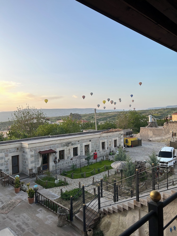 Nova Cave Hotel 4/50
