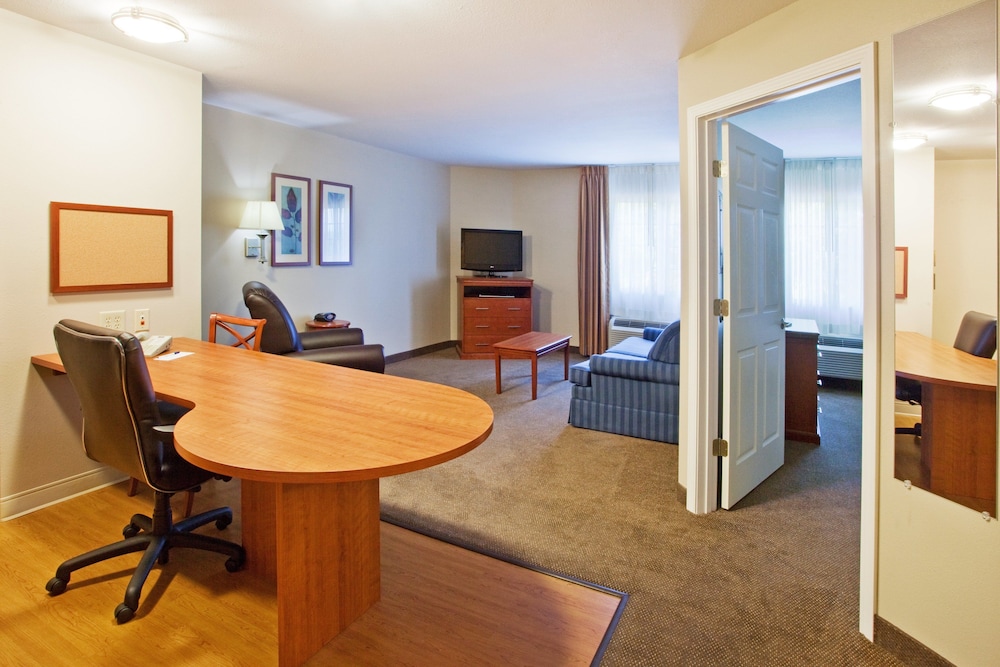 Candlewood Suites Columbus Fort Benning 60/75
