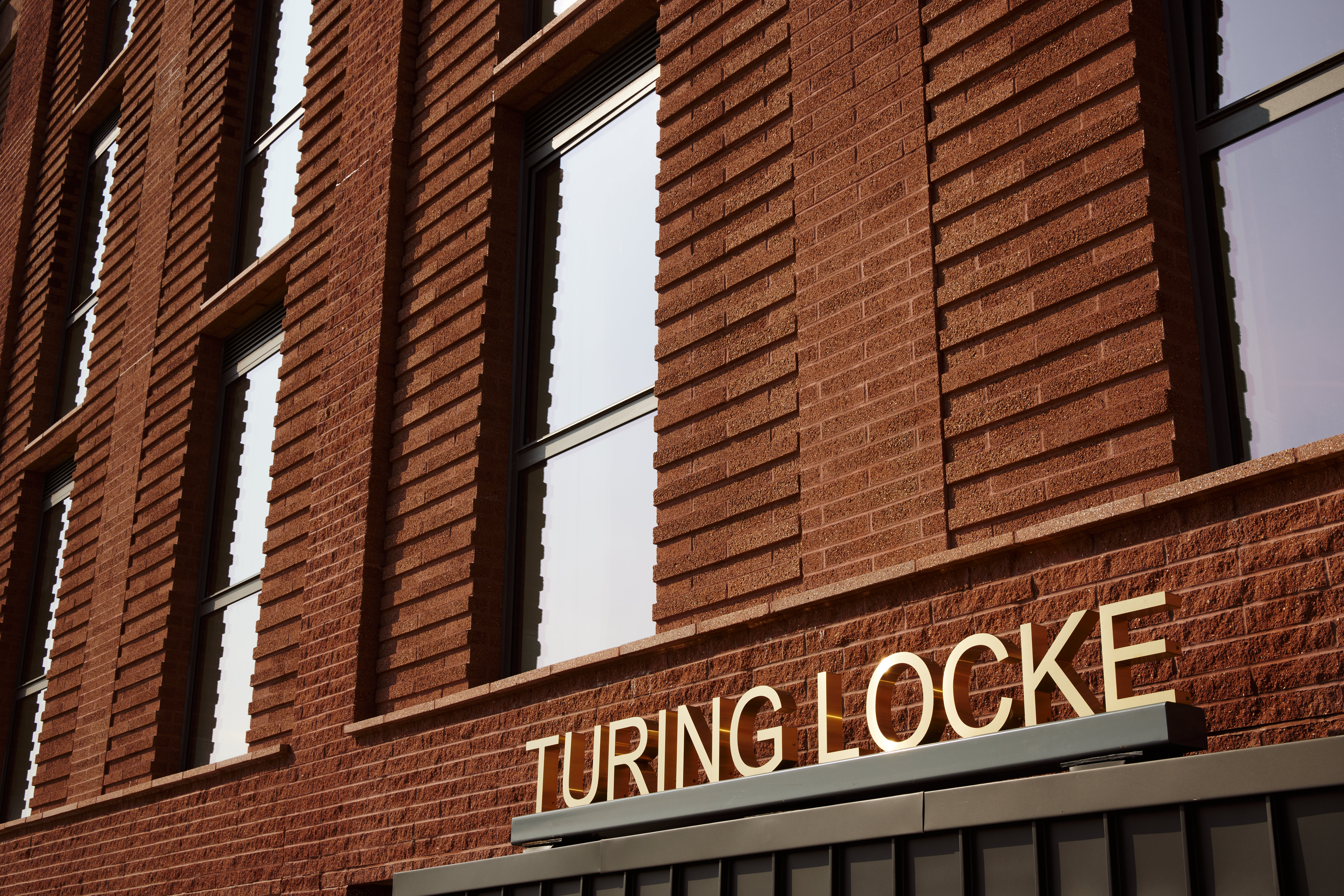 Turing Locke, Eddington 7/81