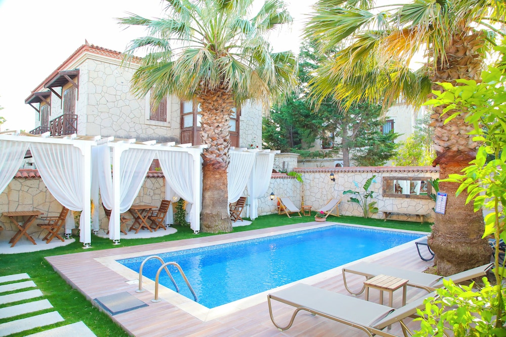 Alacati Balbadem Hotel 53/59