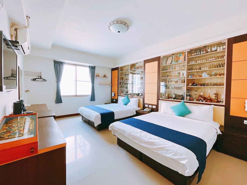Warner Leisure Hotel 13/37