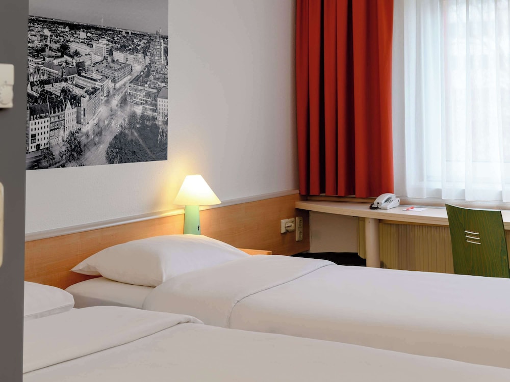 IBIS HANNOVER MEDICAL PARK 18/64