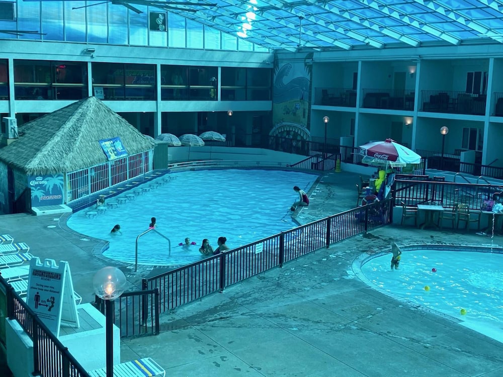 Adventureland Inn in Altoona - IA