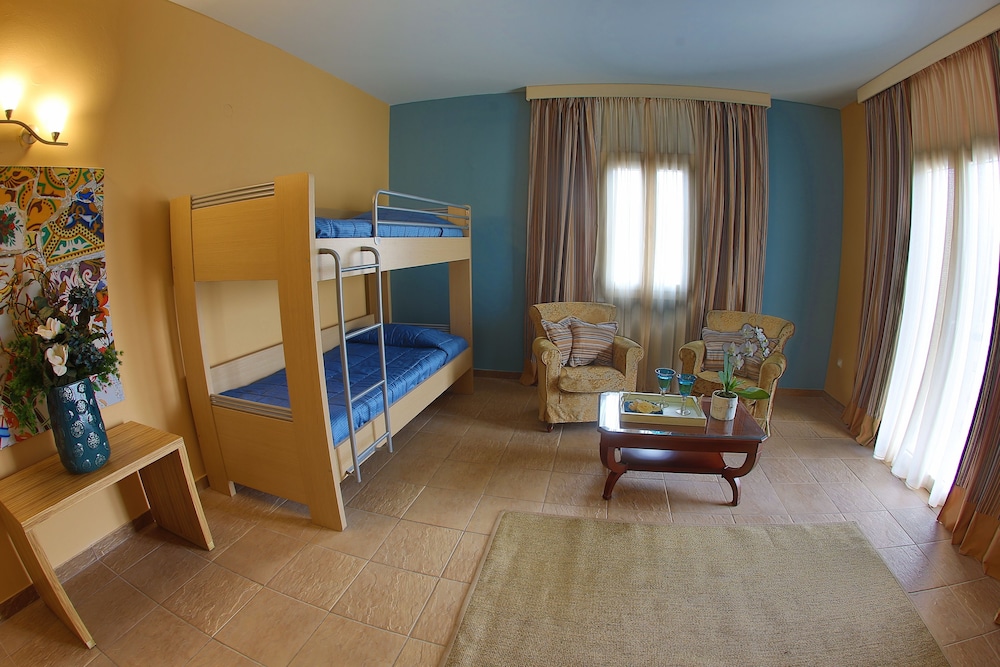 Dolphin Bay Seaside Resort & Suites 49/74