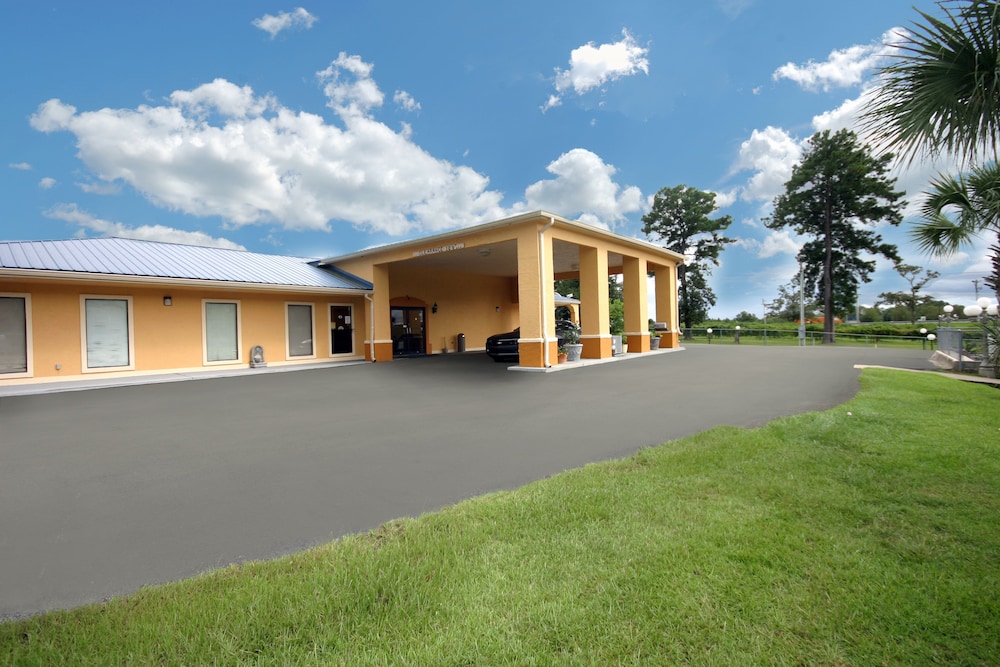 Days Inn by Wyndham DeFuniak Springs 17/19