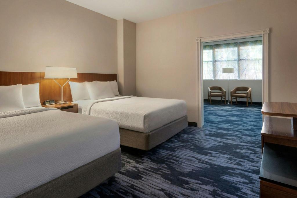 1 Bedroom, 2 Rooms, Hudson, Suite, 2 Queen Beds, Sofa