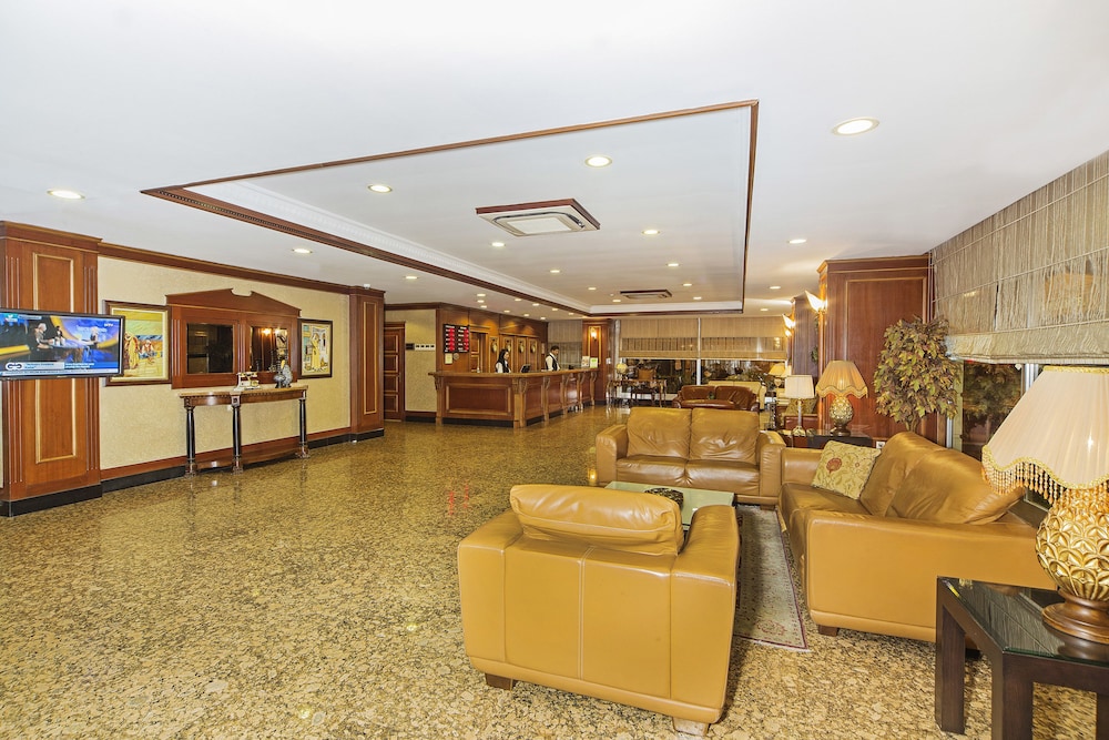 Lobby at Arts Hotel Taksim, ISTANBUL