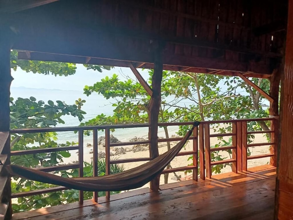 Jungle Hill Beach Bungalow 35/63
