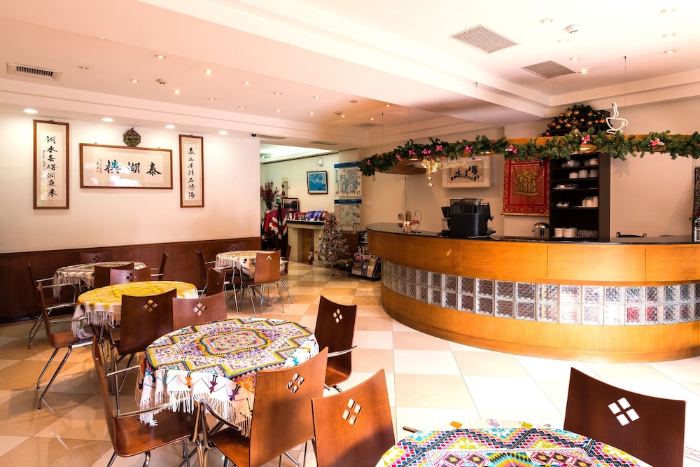 Taihu Hotel Sun Moon Lake 55/65