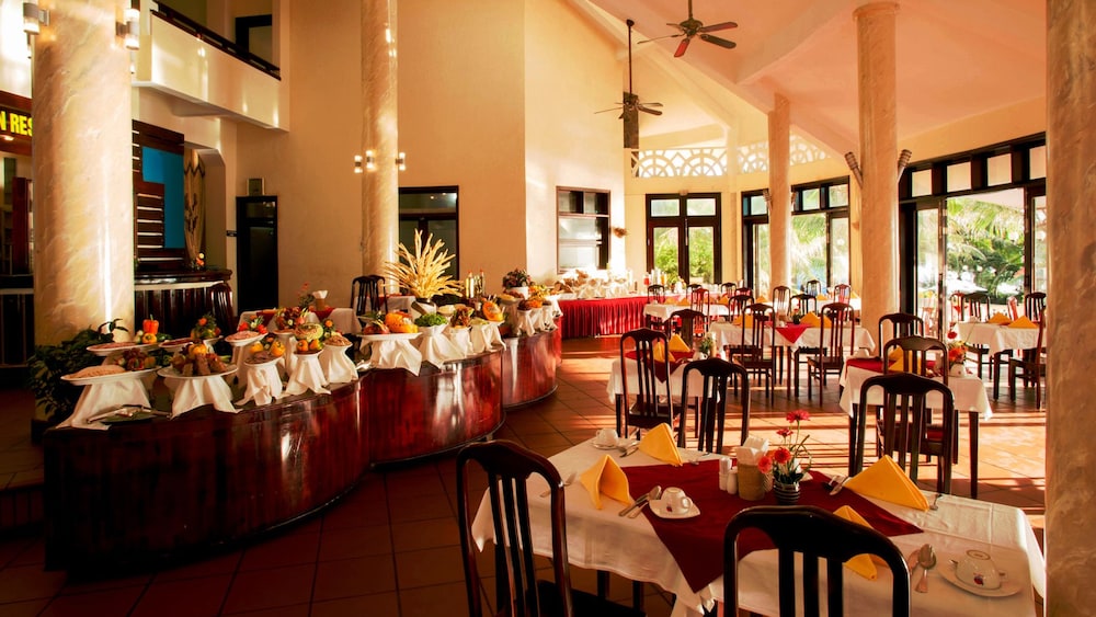 Golden Coast Resort And Spa 37/50
