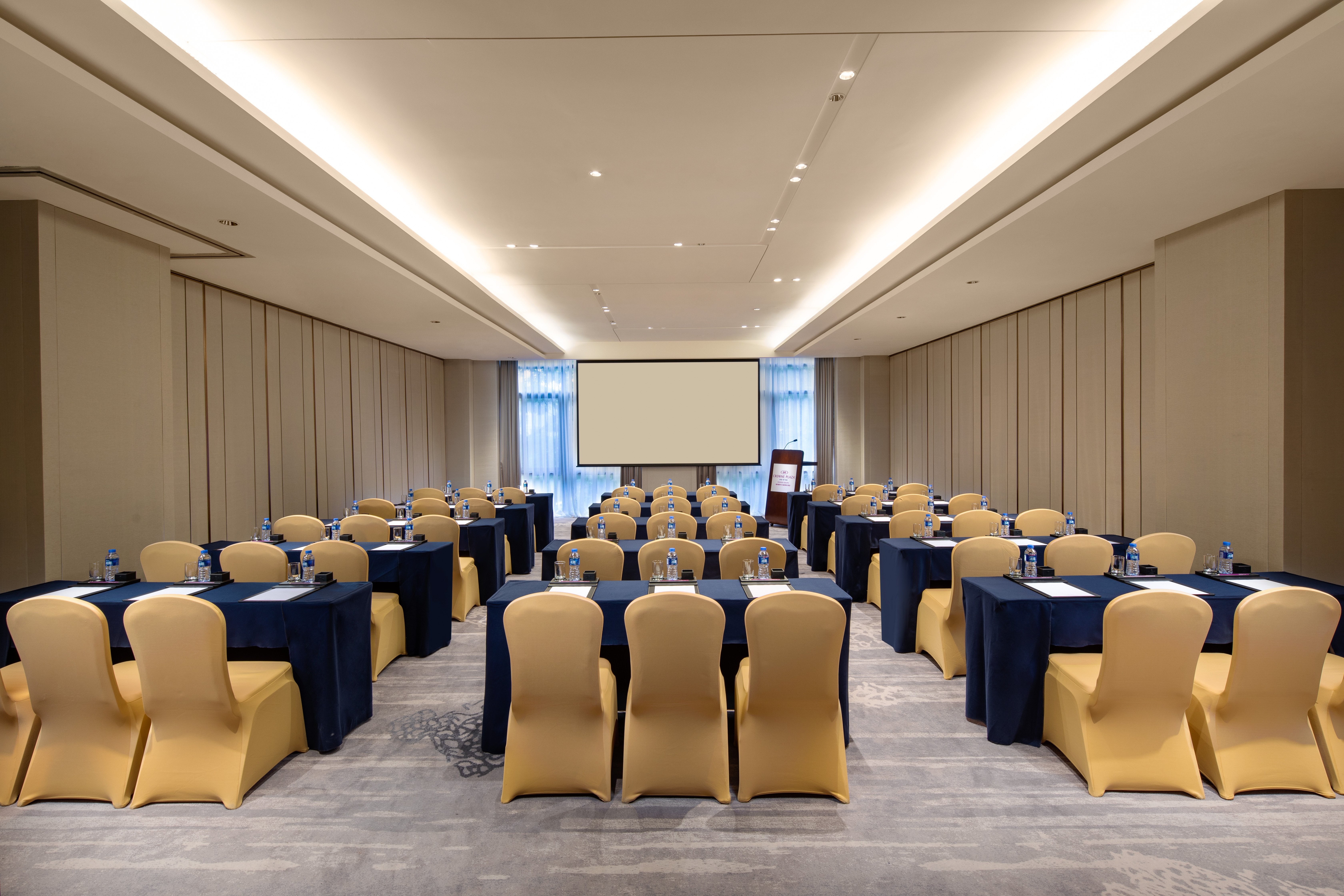 Crowne Plaza Fuzhou South 55/65