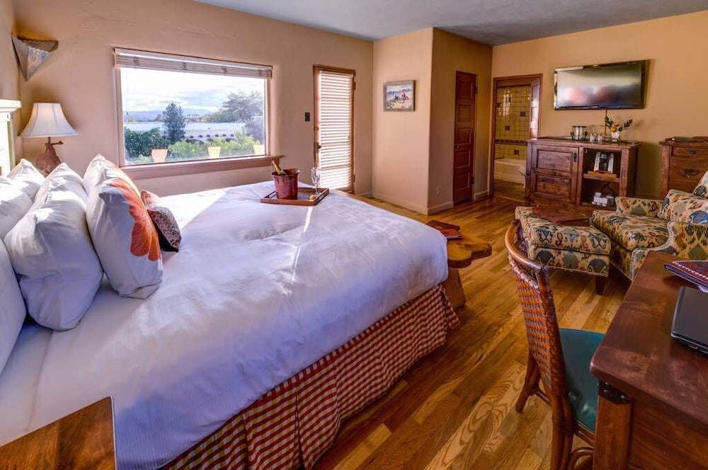 Hacienda Del Sol Ranch Resort 17/79