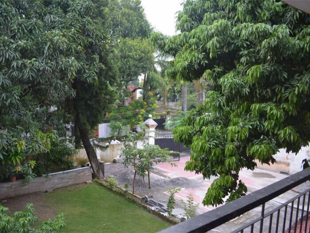 Hotel Stay At Green View 36/47