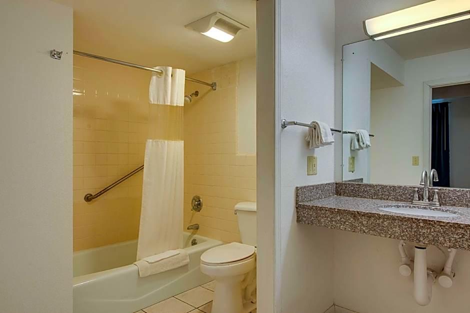Motel6 Kingston, TN 25/25