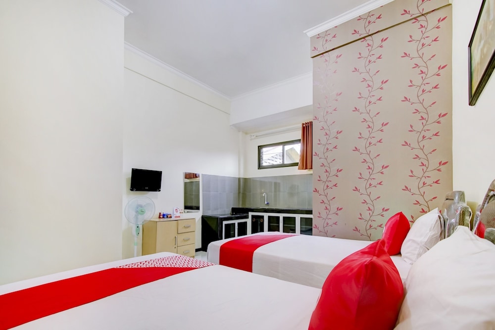 Super OYO Capital O 90151 Guest House 180 21/30