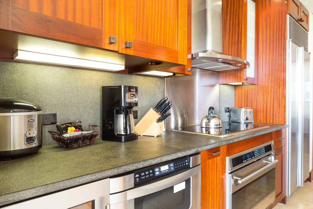 The Beach Villas at Ko Olina by Real Select Vacations 30/50