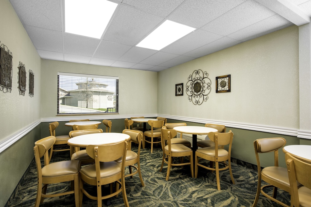 Bransons Best Motel 32/46
