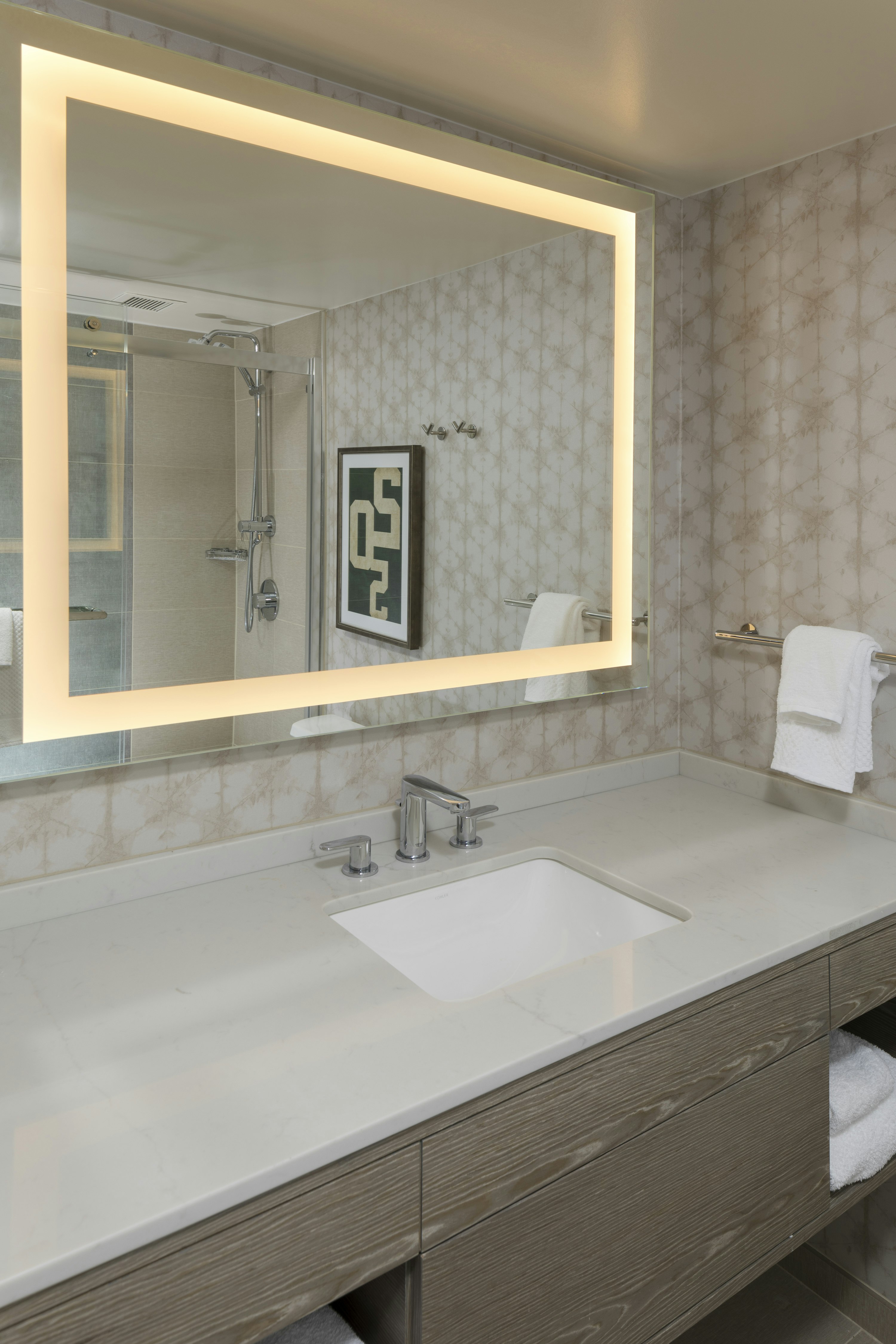 SUITE, KING BED, BALCONY, ACCESSIBLE