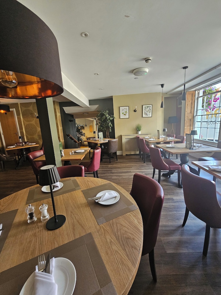 The North Hill Hotel 34/50