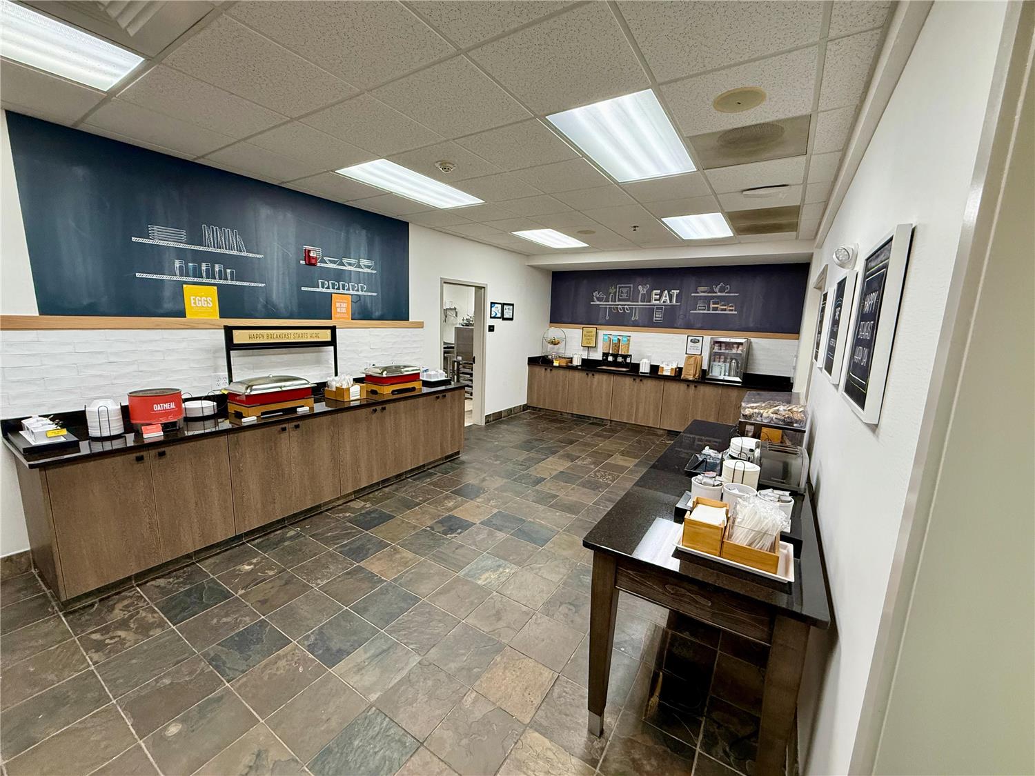 restaurant cafeteria