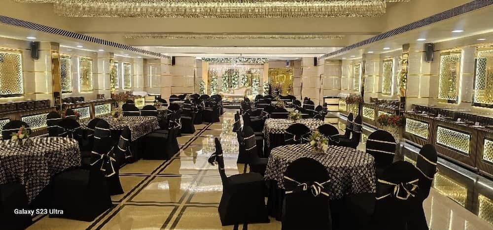 GRAND CONTINENTAL HOTEL 40/51