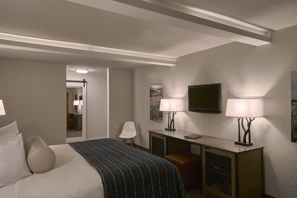 Fredericksburg Inn And Suites 22/53