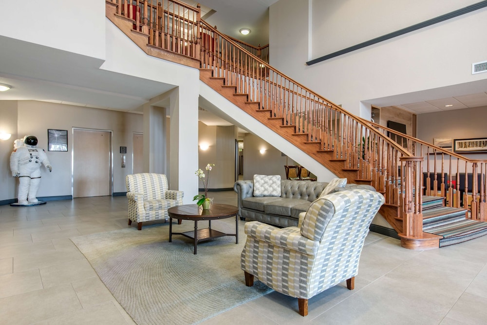Country Inn & Suites by Radisson, Port Canaveral, FL 25/34