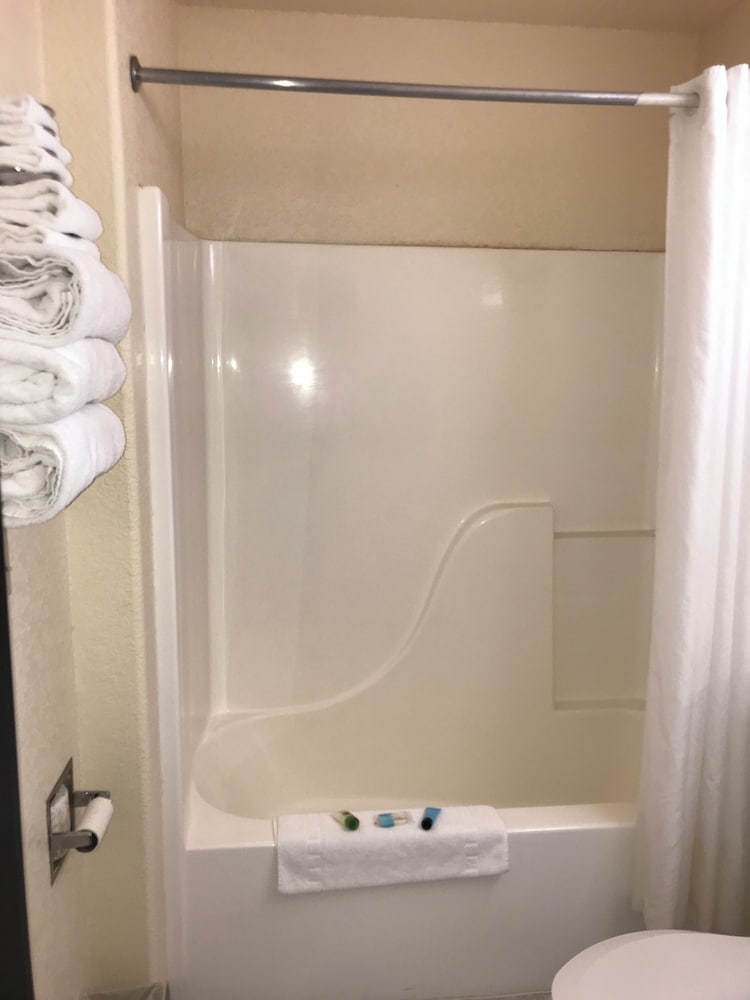 Travelodge by Wyndham Chadron 27/28