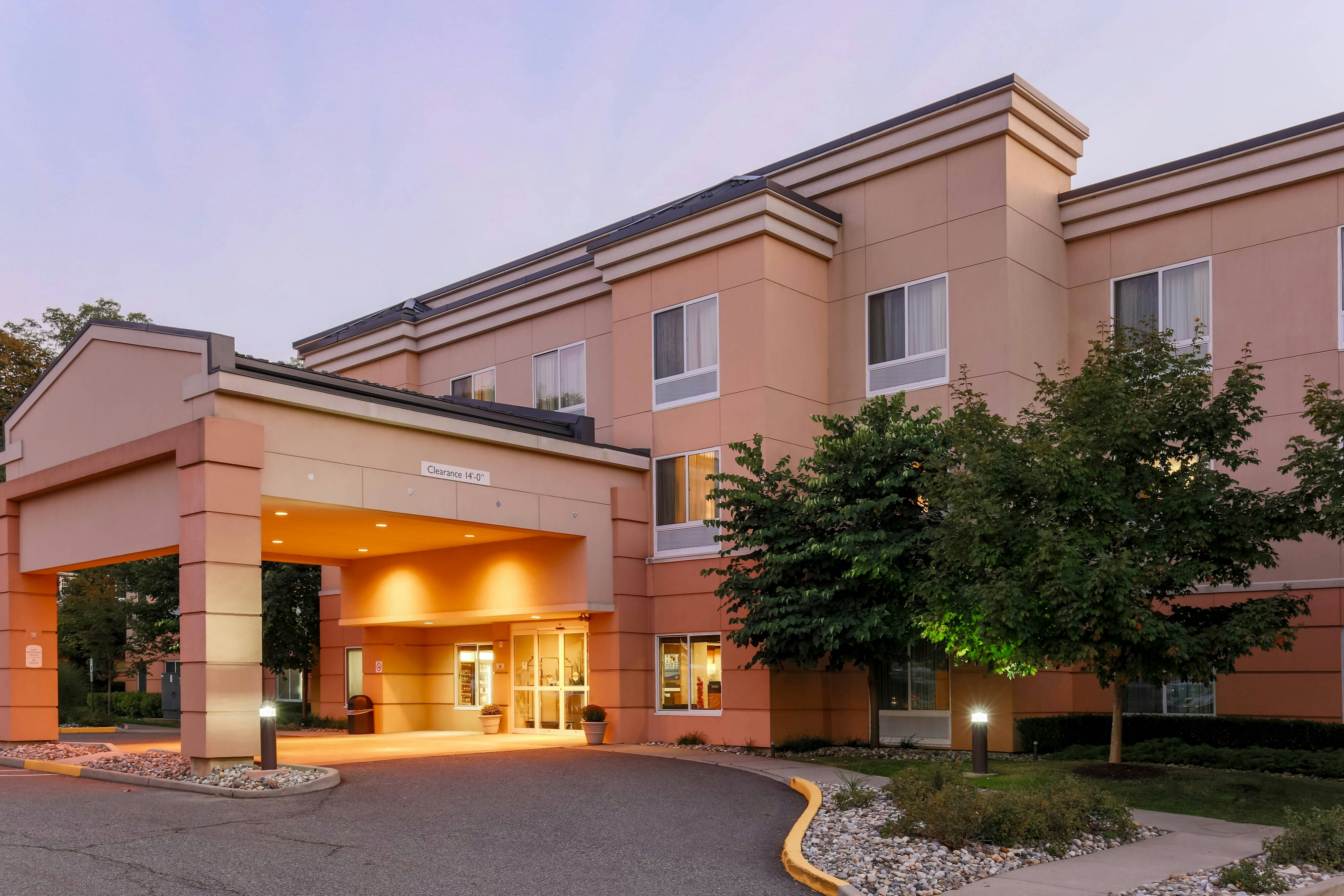 Fairfield Inn Suites Mahwah 2/11