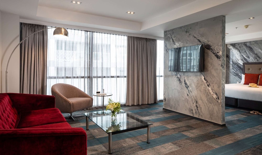 Rydges Auckland 52/82
