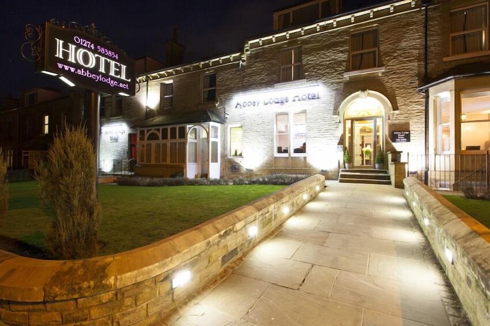 The Abbey Lodge Hotel 18/20
