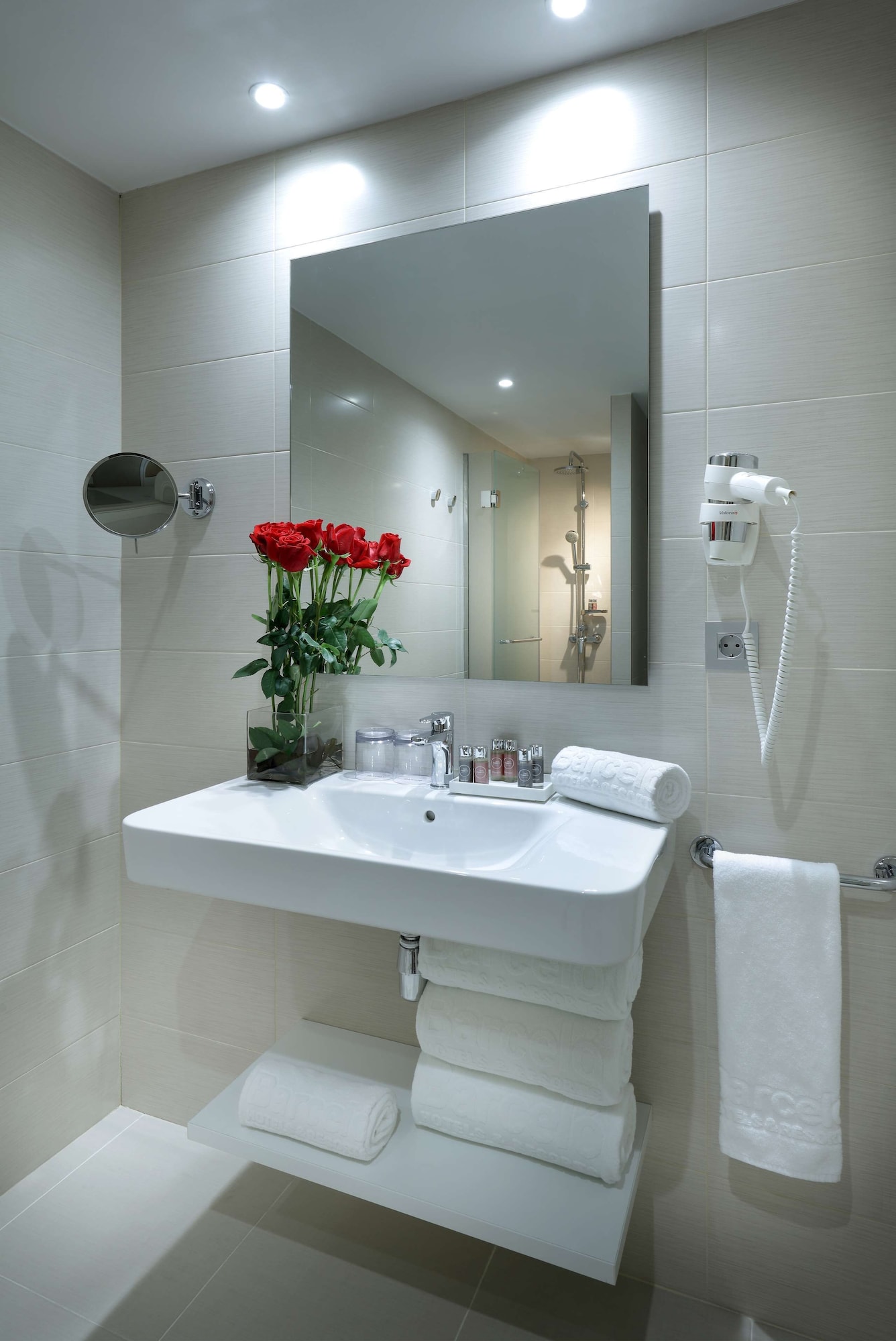 غرفة عائلية بسريرين منفصلين مع أريكة، Barcelo Nervion 7/7