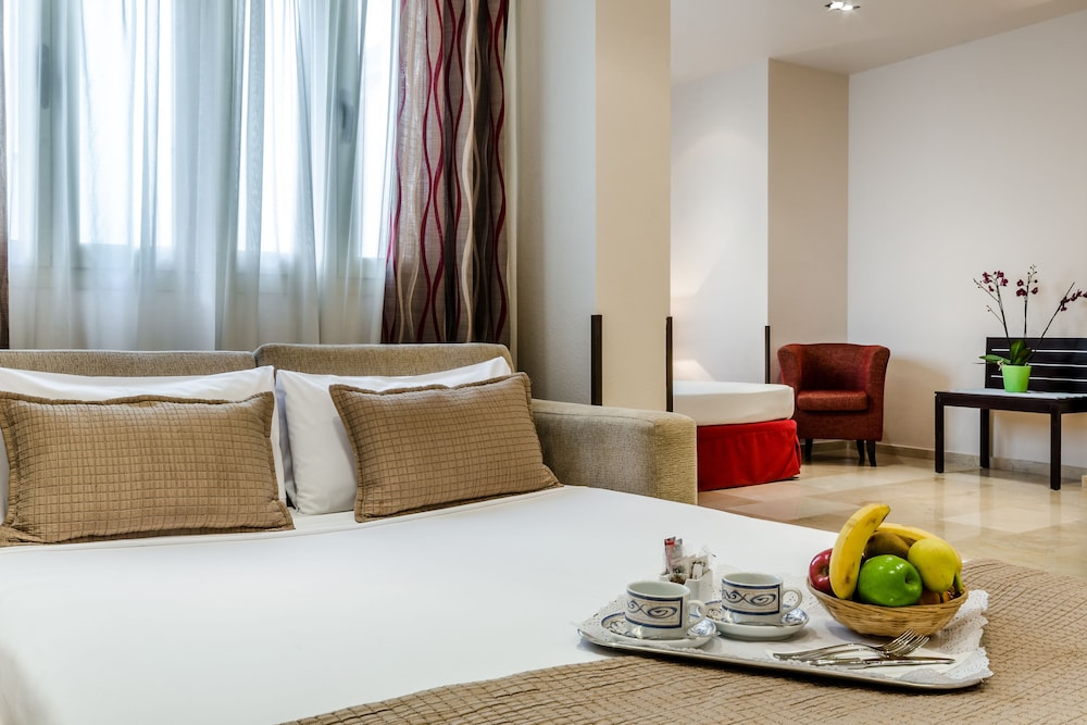 Lobby at Exe Suites 33, MADRID
