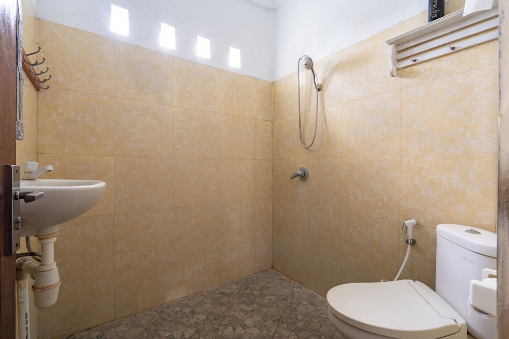 Amed Sari Beach Guesthouse 46/50