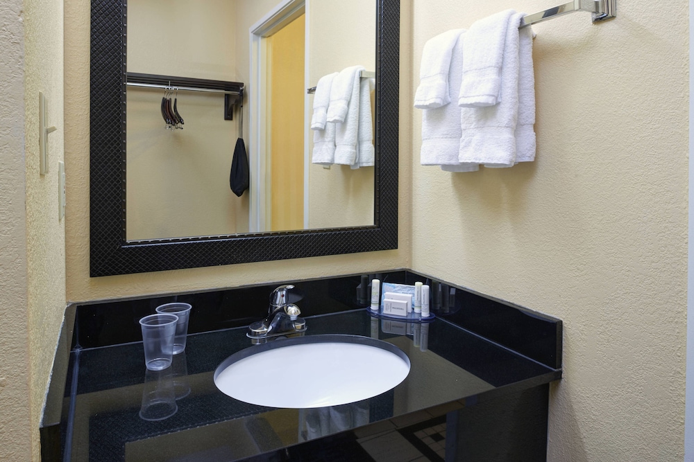Fairfield Inn by Marriott Richmond 6/13