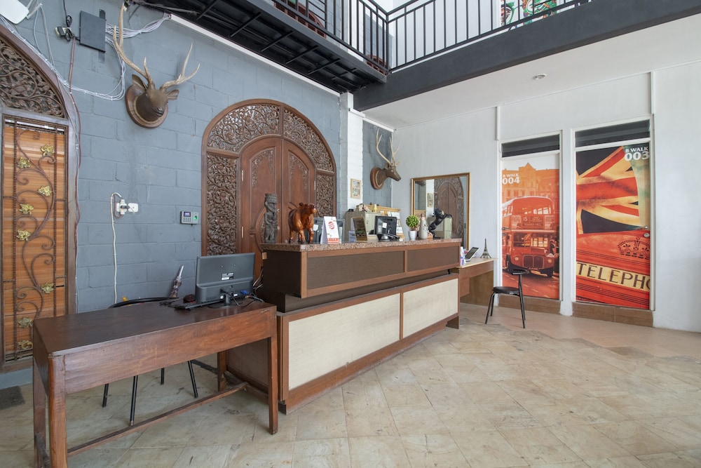 OYO 3283 Bwalk Hotel 7/40