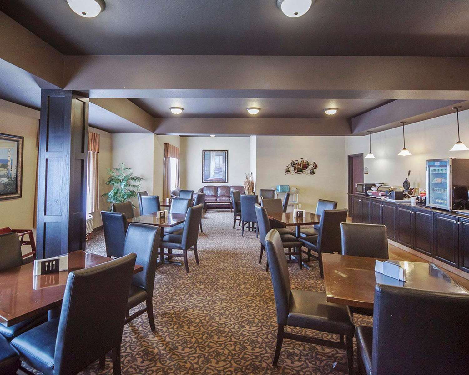 Prairie Moon Inn Sylvan Lake 17/23