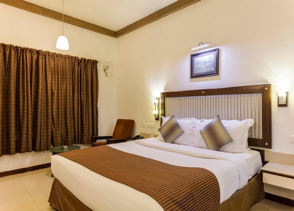 Hotel Vrishali Executive 13/61